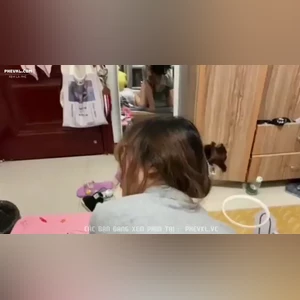 Mời cô bạn thân về phòng chơi và cái kết bất ngờ